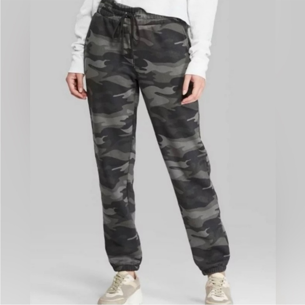 NWT Wild Fable Green Camo Print High-Rise Vintage Jogger Sweatpants Size XS